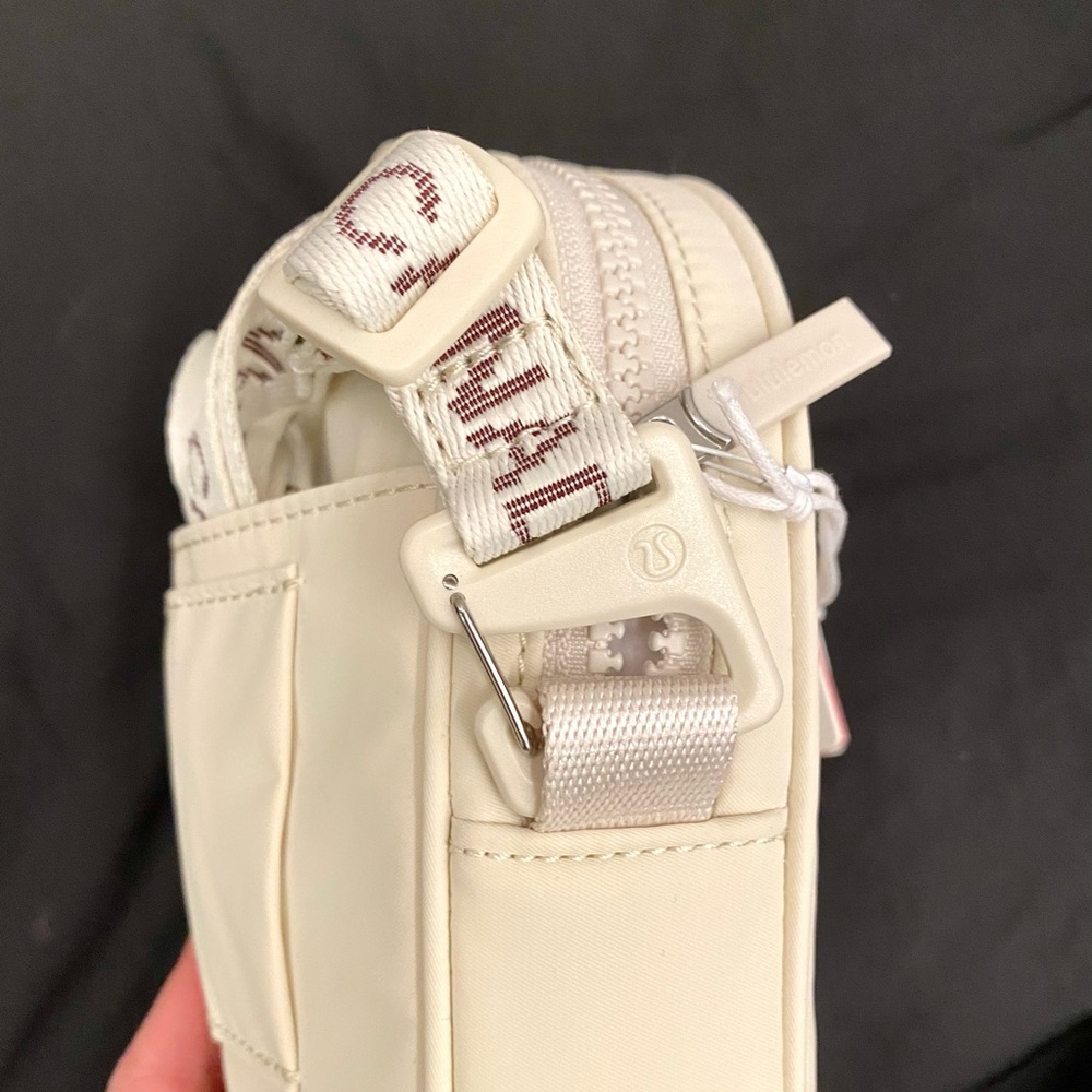 Lululemon Team Canada 22 Future Legacy Crossbody Bag - Picture 9 of 13